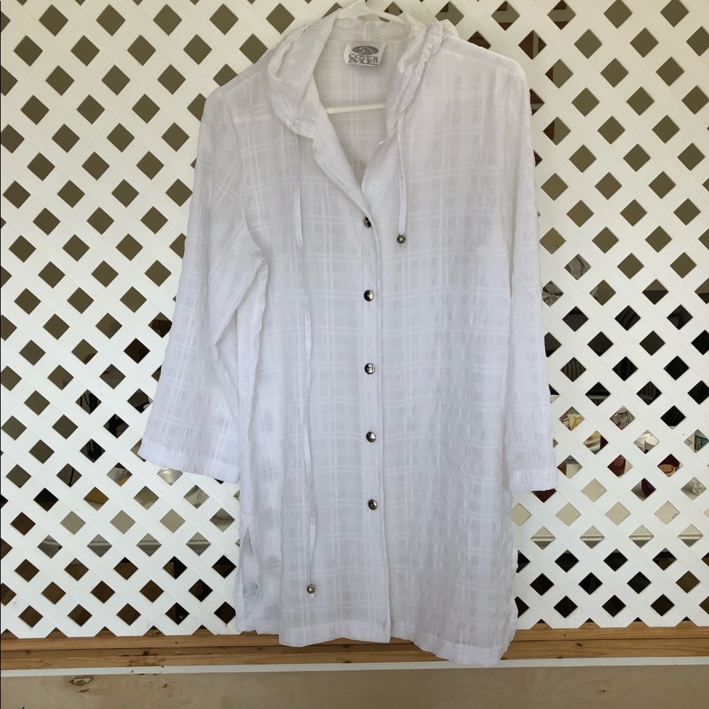 White textured cardigan